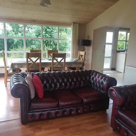 Two Hoots Lodge